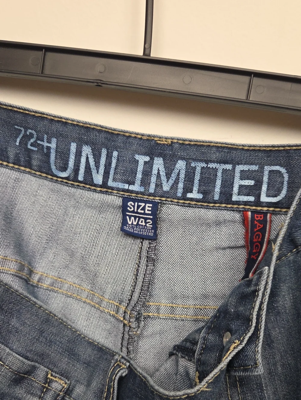 Ecko 72+ Unlimited Men's Size 42 X 15 Y2K Baggy Lightwash Denim Jean Shorts